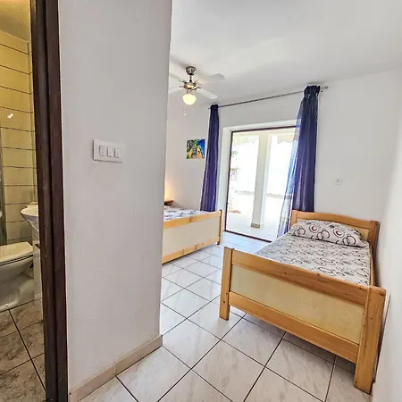 Apartamento Octopus-5 By Interhome *